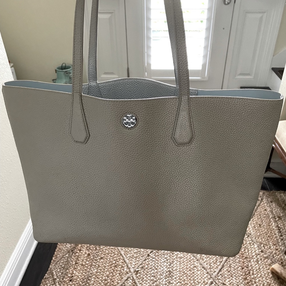 EUC Tory Burch Tote - Silver with beautiful light blue interior